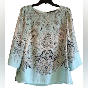 Beautiful Rose & Olive blouse in size small featuring‎ an intricate  light teal